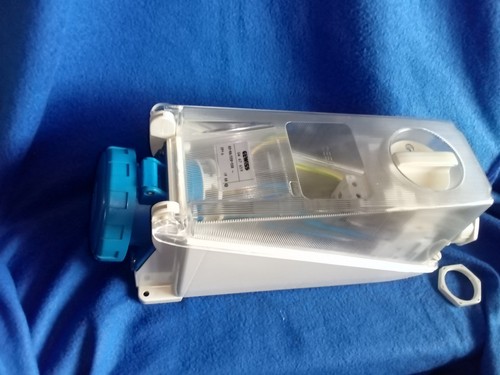 Gewiss GW67659 Wall Interlocked Socket With Fuse Base 2P+ Ip56 - Picture 1 of 8