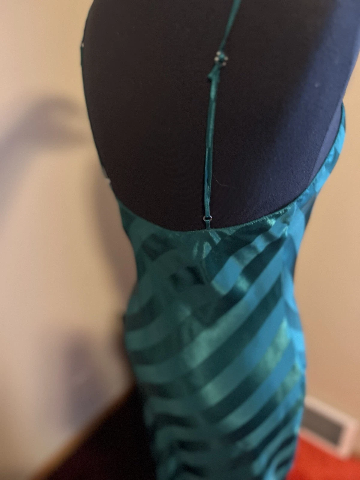 UNDERCOVER Camicia da notte vintage Victorias Secret etichetta oro verde smeraldo raso maxi abito slip S