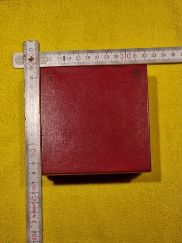 Original Omega Uhrenbox – Rot, Vintage mit Samt-Innenfutter - Bild 9 von 11