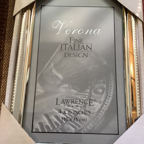 Nuevo en Paquete Marco de Fotos Verona Fino Diseño Italiano Plata Minimalista 4"x6" - Imagen 3 de 6