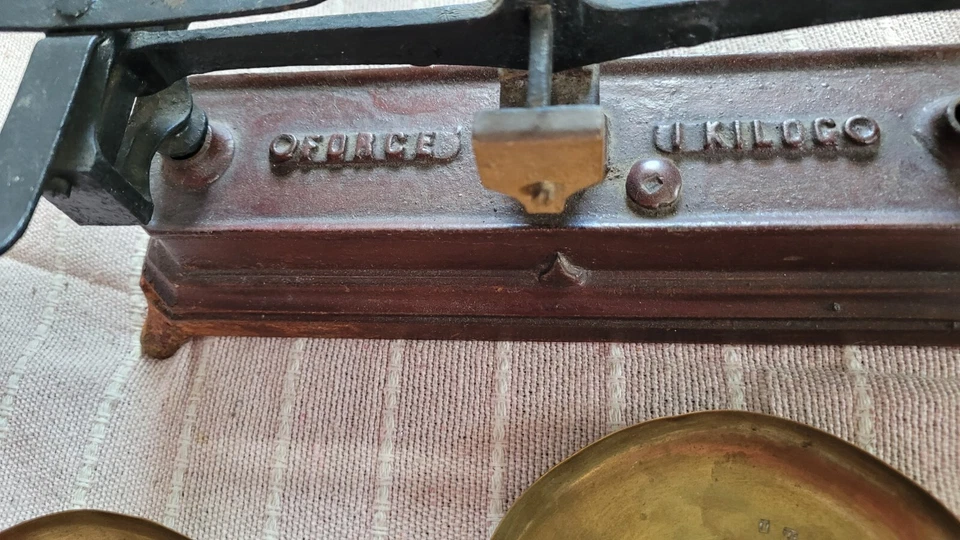 ANCIENNE BALANCE A POIDS 1KG , PAS DE MARQUE - Photo 4/4