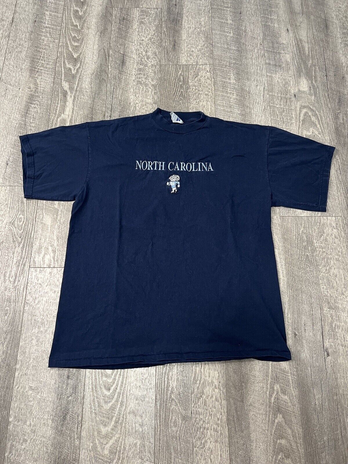 VTG UNC Tar Heels Shirt Mens 2XL North Carolina E… - image 2
