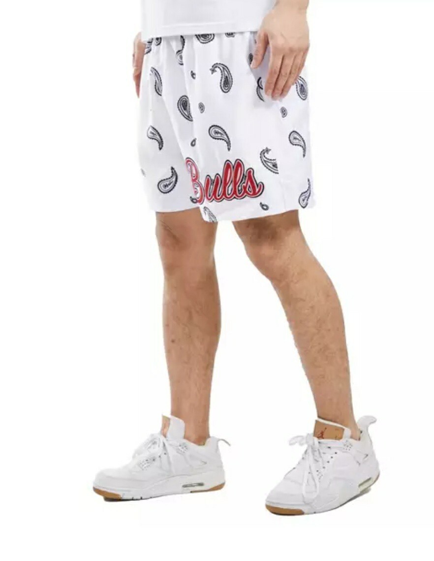 Pro Standard NBA Men's Embroidered Chicago Bulls Paisley Woven