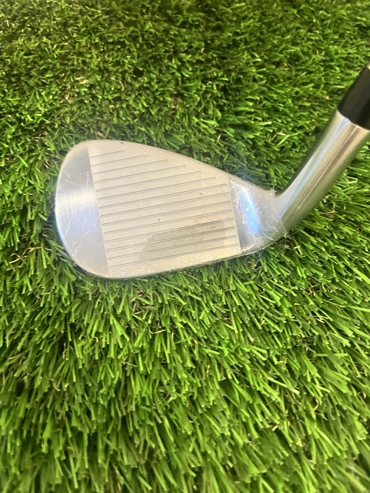 Nicket 4DX Pro GW, RH New in plastic - Image 2 of 4