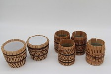 6tlg. Set handgefertigt Becher Holz kleine Übertöpfe eingebrannt Muster Fässer