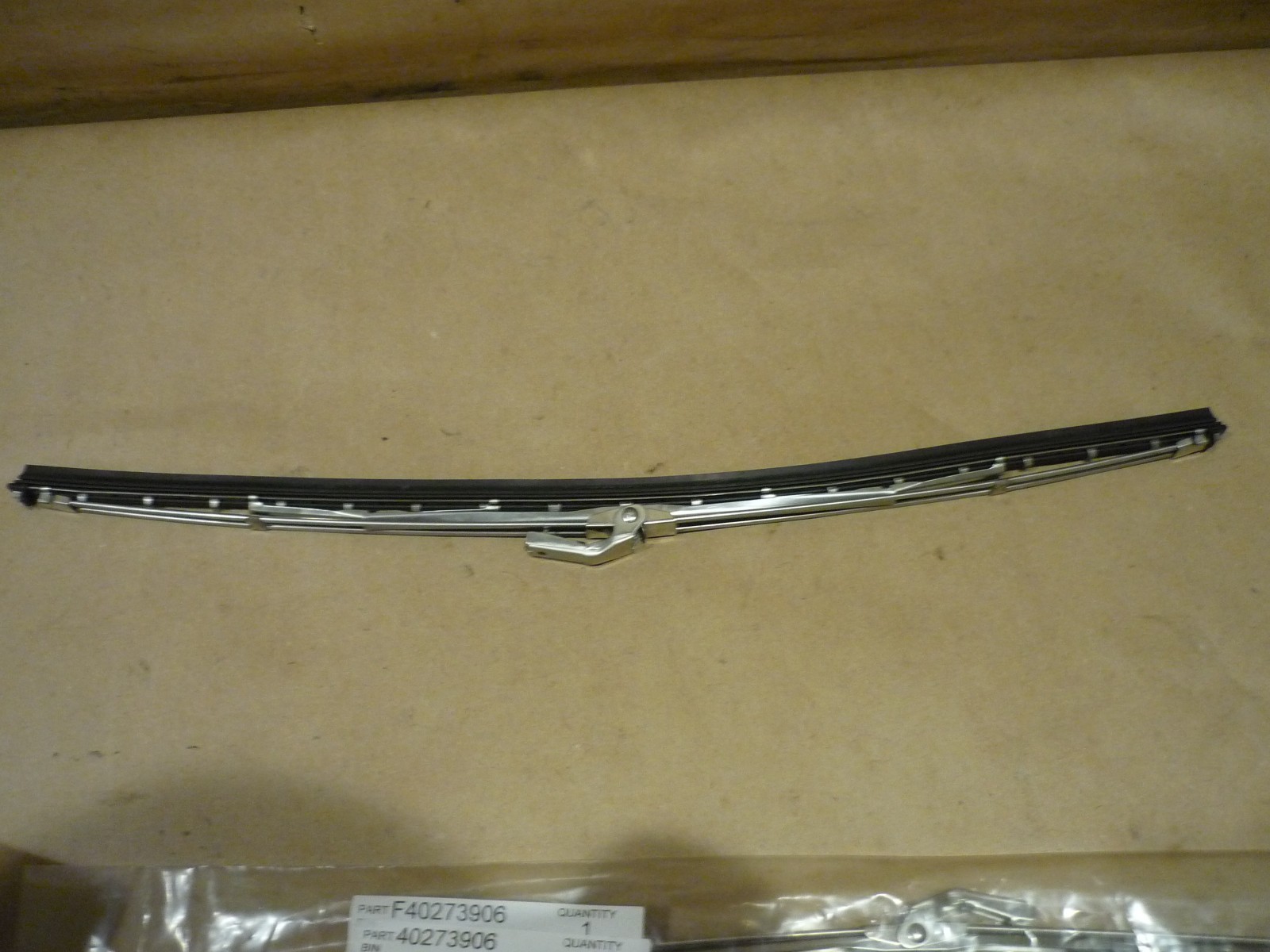 Ferrari 208-308 - 18 Inch Wiper Blade (NEW) - P/N 40273906