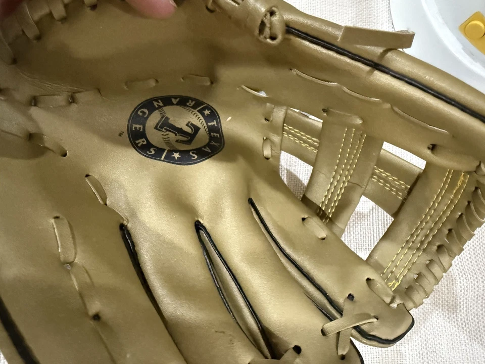 Guante de Oro Réplica Texas Rangers Adrian Beltre Powerade Zero SGA Sorteo Foto 4 de 4