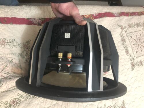 Lanzar VINTAGE 15" 2600W Dual 2-Ohm Subwoofer! - Picture 3 of 4