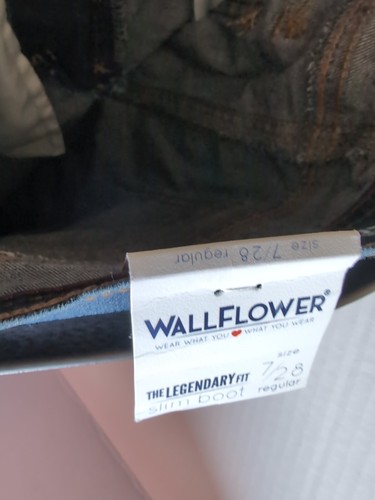 Wall Flower Junior Legendary Fit Slim Boot Cut Blue Jeans Size 7/28 Mid Rise Reg - Picture 7 of 19