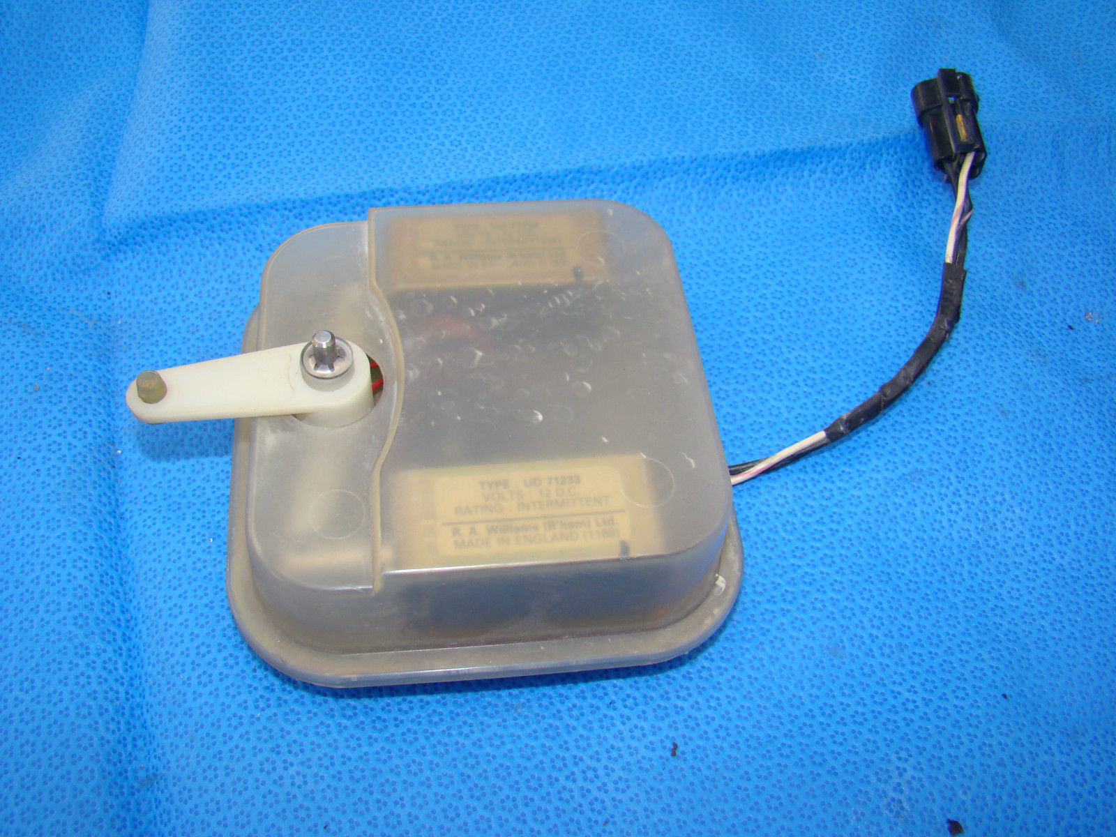 ROLLS ROYCE POWER DOOR LOCK MECHANIZM RIGHT REAR SILVER SPUR 90