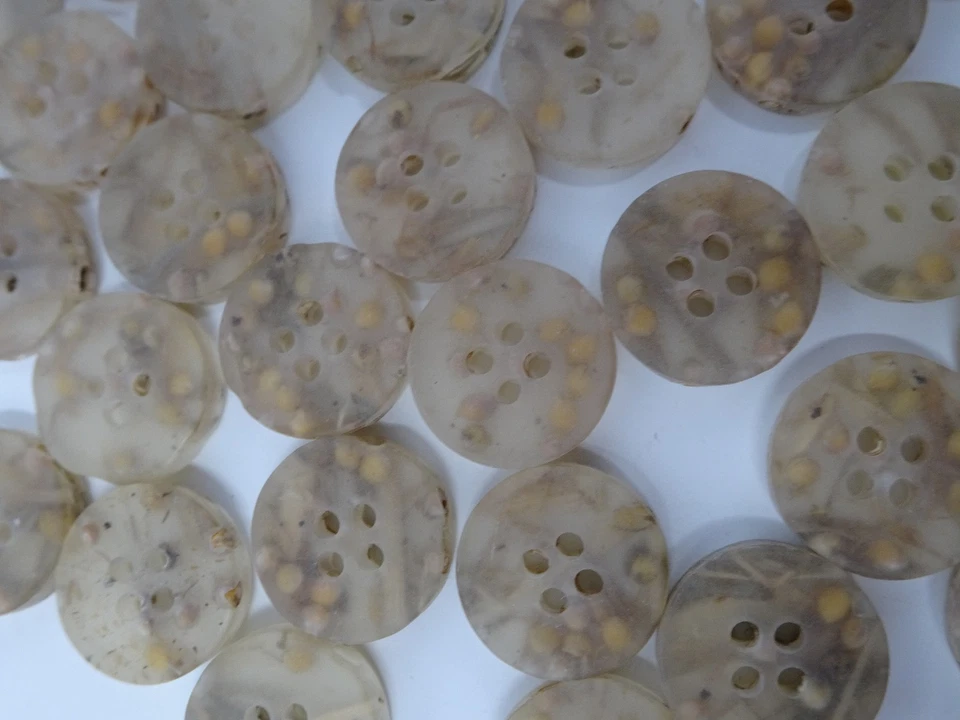 Vintage 4-Hole Round Clear Acrylic Buttons Seed Unique 15mm Lot of 144 B11x - Image 4 of 4