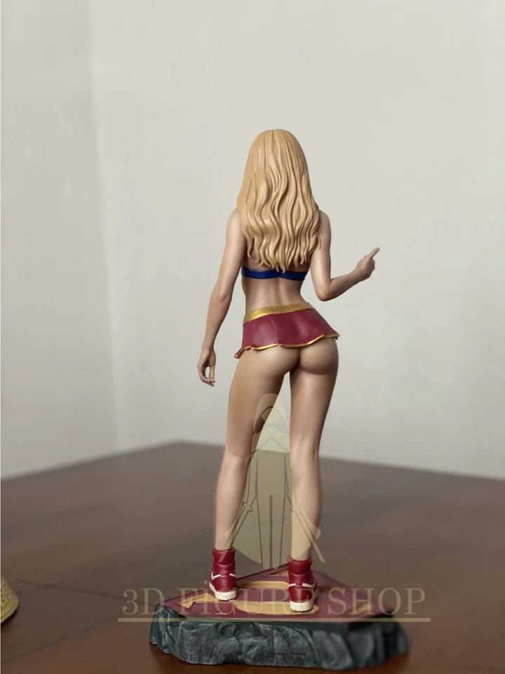 Supergirl 25cm Figure /Statue/Profesional Painted - Image 3 of 4