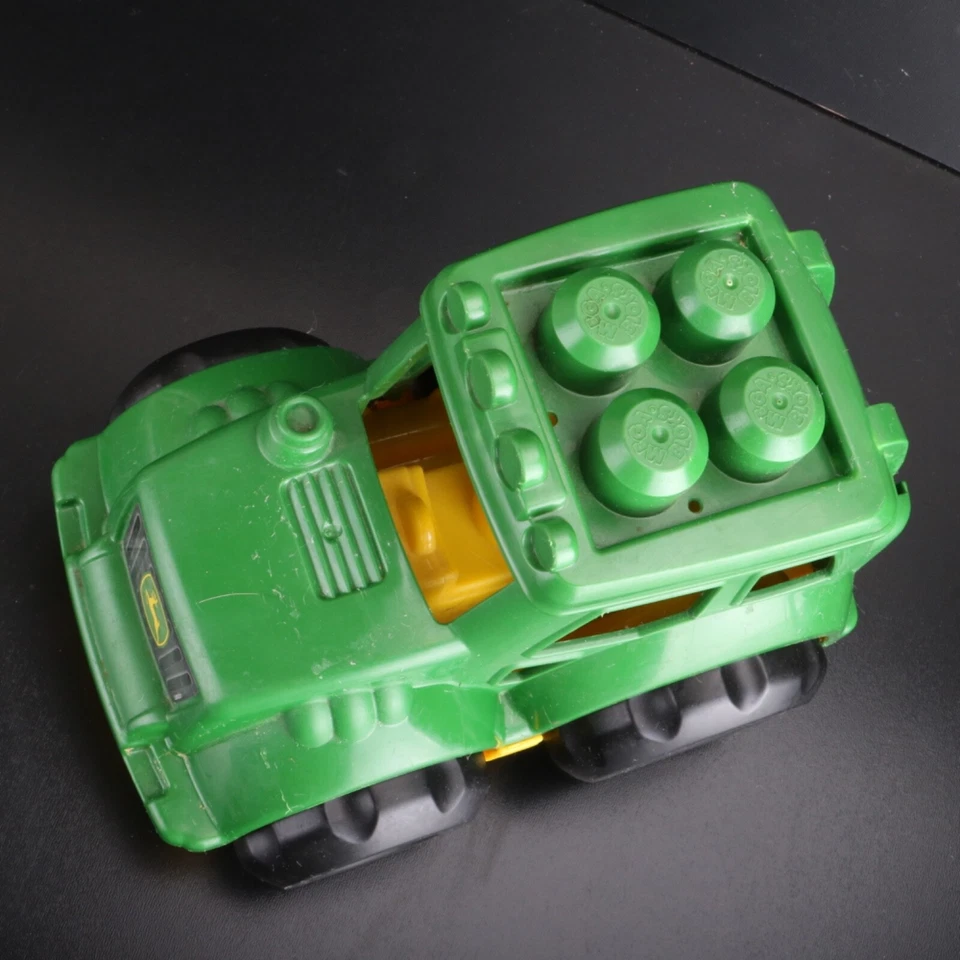 Mega Bloks John Deere Tractor Truck Figure Building Toys Collectible 9"x7"x6" - Image 4 of 4