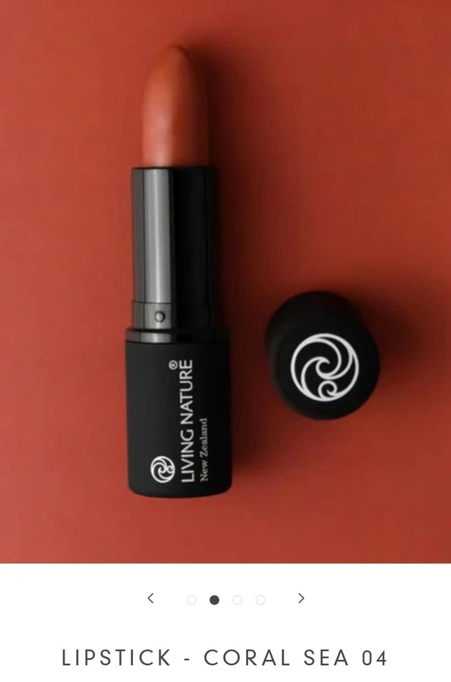 Lápiz labial Living Nature. Certificado natural. Coral Sea 04. Hecho en Net Zealand! Foto 2 de 4
