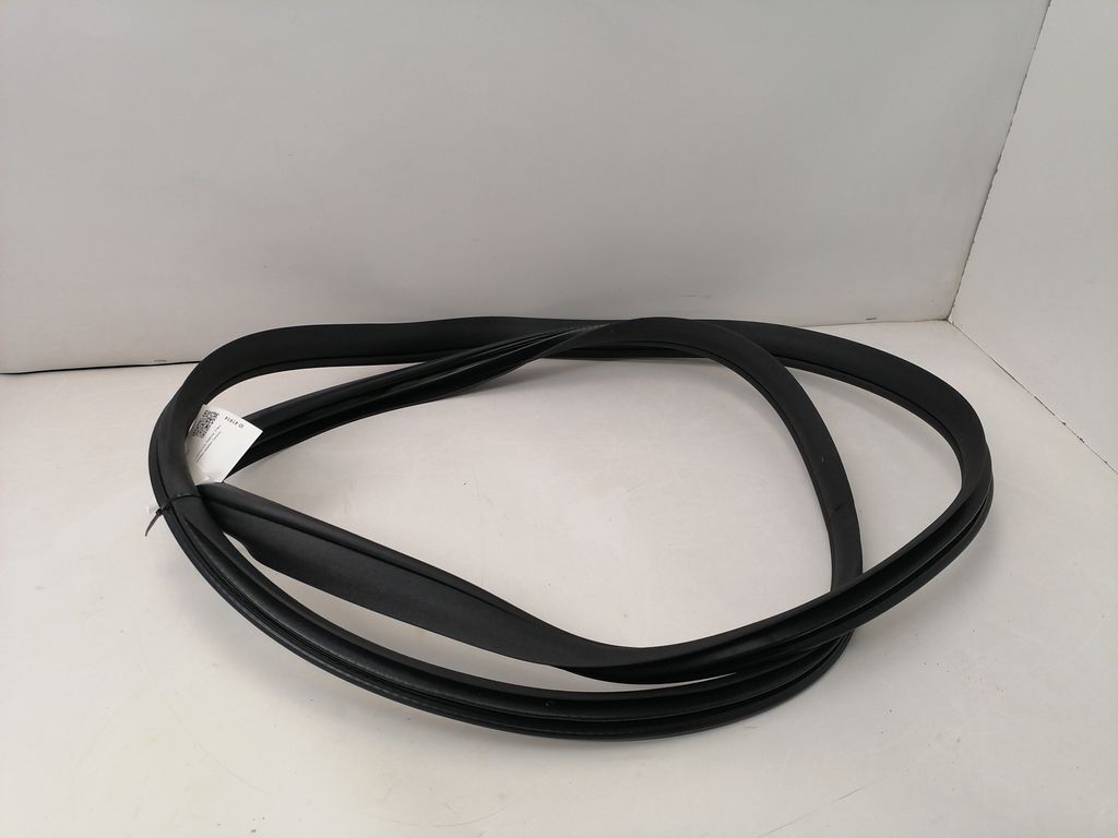 Mercedes-Benz E W212 Right Rear door rubber seal A2126970151 