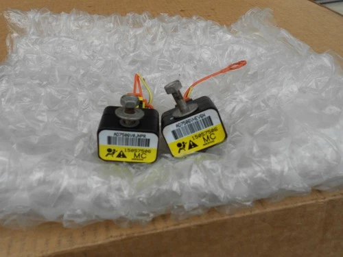 03-04 CHEVY TAHOE SUBURBAN AVALANCHE  FRONT BUMPER SENSOR SET OEM 15057506