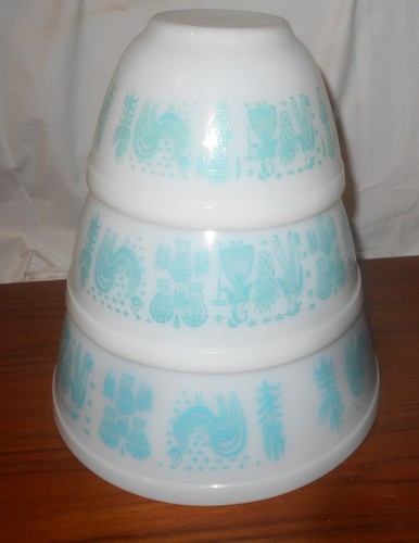 Pyrex Set of Three Amish Butterprint Bowls- Turquoise on White- # 401-403 - Image 1