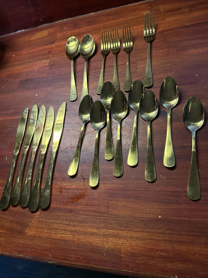Gold colored Flatware Silverware Forks spoons knives extra Pieces Yellow Gold - Image 2 of 4