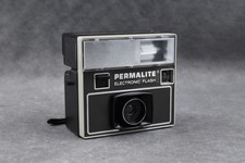 Imperial Permalite Electronic Flash Camera Model E69 Vintage Untested