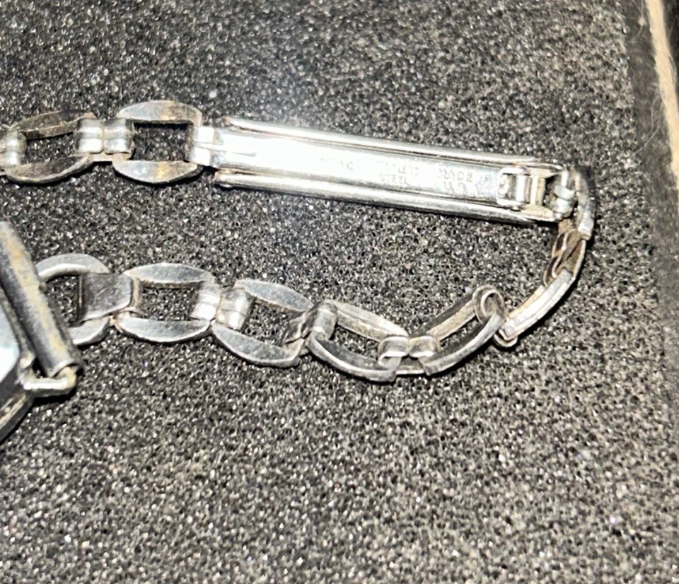 Reloj Pulsera Bulova Vintage Damas Diseño Deco con Esmeraldas y Diamantes 14K GF Foto 4 de 4