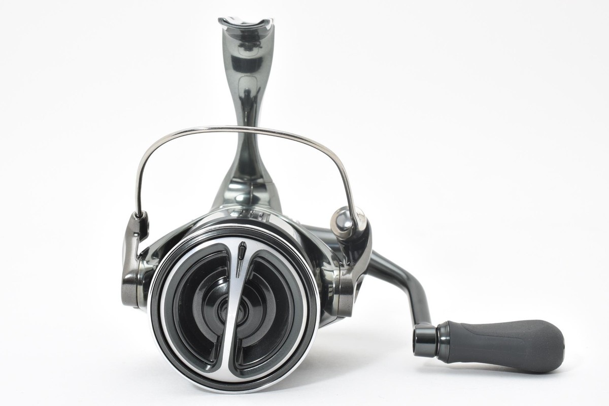 Shimano 22 STELLA 2500SHG Spinning Reel Near Mint From Japan #2889