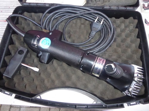 Aesculap Clipper Oster in Case with Plenty of Accessories TOPPi