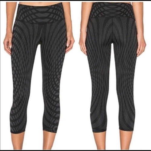 Alo Yoga Airbrush Black Grey Arches 