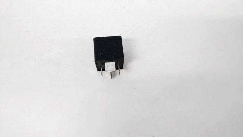 61366901469 61.36-6901469 v23136-j6-x48 Relay module FOR BMW 5-Se 