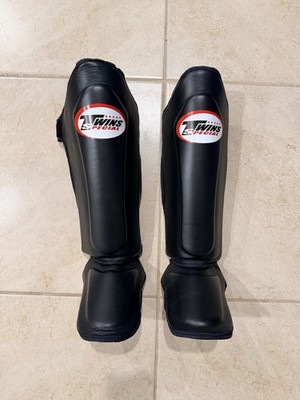 TWIN SPECIAL SHIN GUARDS SGL10 MUAY THAI BLACK UNISEX SIZE MEDIUM