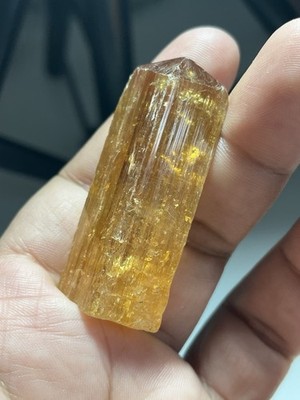 Massives Imperial Topas Exemplar 214 ct natürlicher Abschluss Honig Farbe Ouro