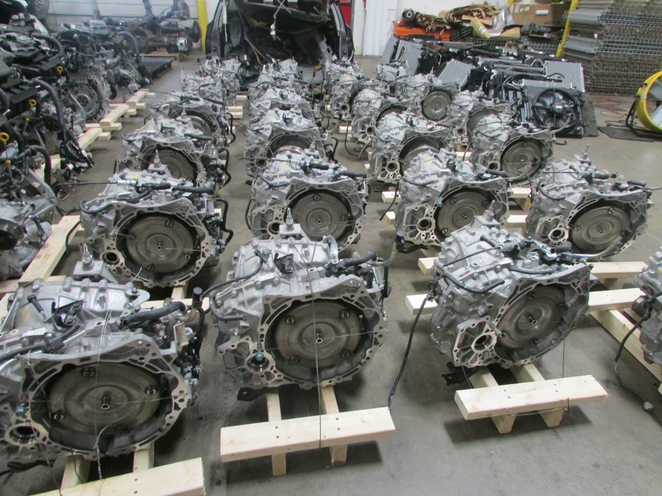 Nissan Rogue Sport 2017 2018 2019 transmisión tracción delantera automática CVT 2 k millas 310203VX8E Foto 2 de 4