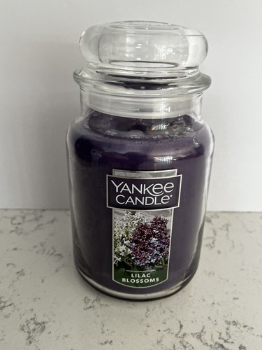 Yankee Candle Lilac Blossoms. - 22 oz Classic Large Jar Scented Candle US - Picture 6 of 7