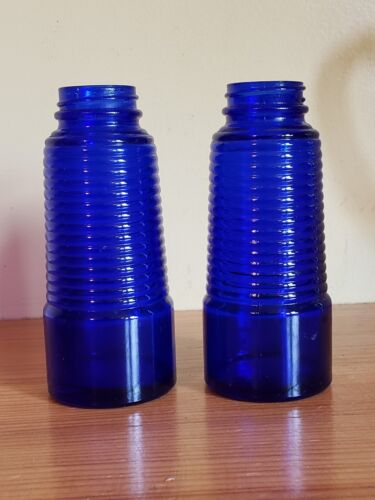 Vintage Set Hazel Atlas Ribbed Blue Cobalt Glass Salt and Pepper Shakers - Picture 1 of 6