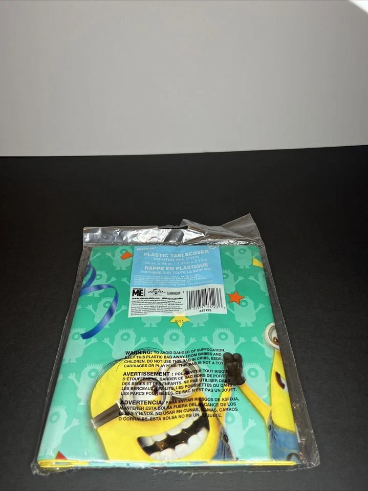 Mantel Despicable Me Minion 54" x 84" NUEVO Foto 2 de 3