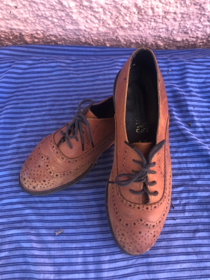 BONBONS VINTAGE TAN BROWN LACE UP BROGUES/SHOES -SZ 8B VGC