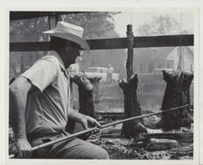 8X10 B W PHOTO OF MEAT BEING SMOKED - LOUISIANA 