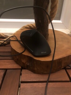 Verto Ergonomic Wired Optical Mouse