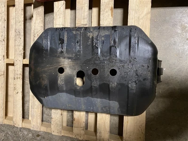 Fuel Tank Cover Only Trooper 3.5L Thru 9/30/01 Fits 98-02 ISUZU TROOPER 75790 Foto 2 de 4