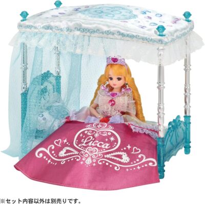 Takara Tomy 