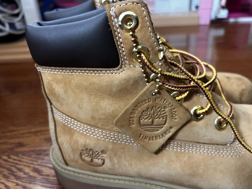 Junior Timberland Premium 6" Trigo Nubuck Botas Impermeables, Talla Us 5.5 Foto 2 de 4