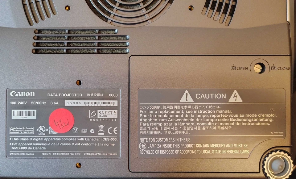 CANON X600 Projector 4000 Lumen - Image 4 of 4