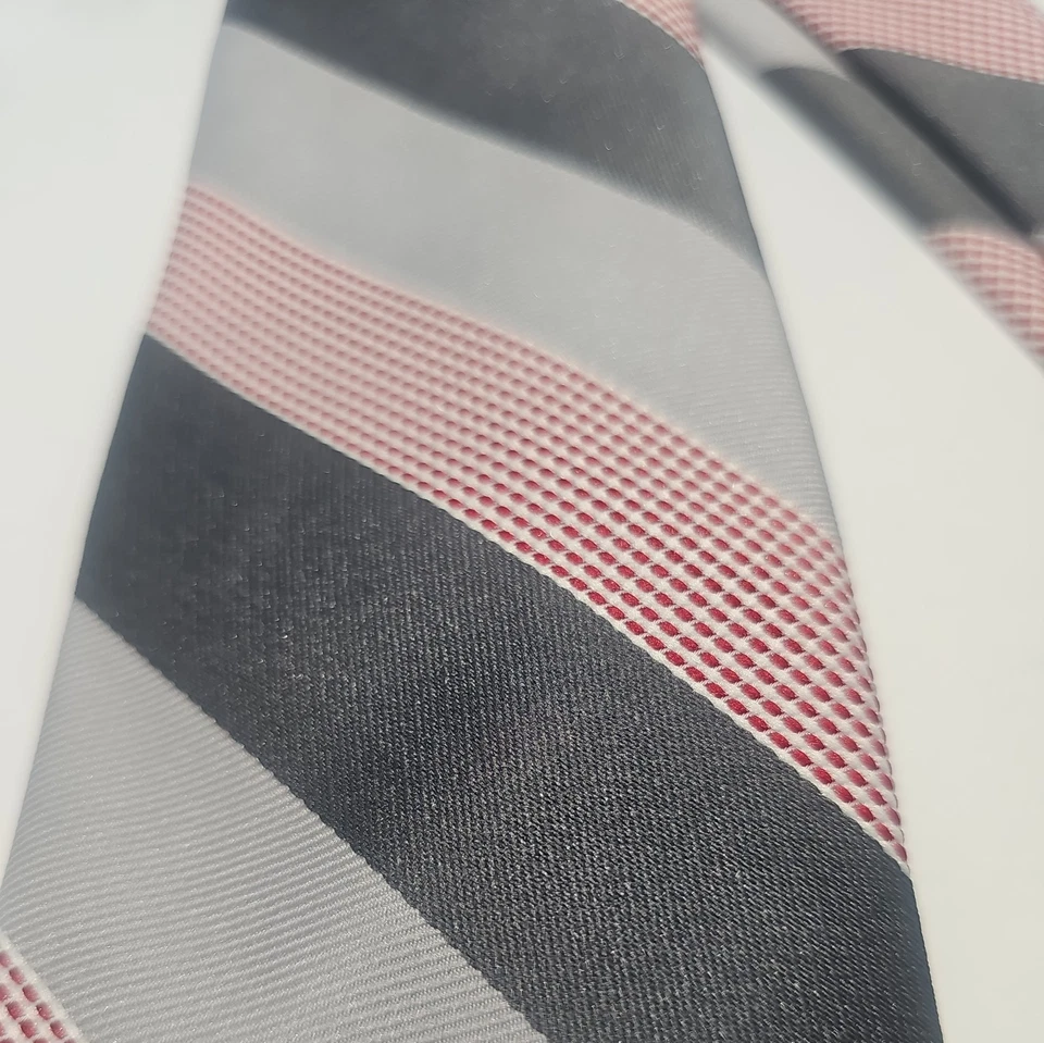 VTG Rich's Exclusive Neckwear Mens  grey,red  Made USA  3"X56" - Изображение 2 из 4