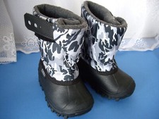 TUNDRA of CANADA BABY SNOW BOOTS / SIZE 4 / UNISEX / AWESOME CONDITION