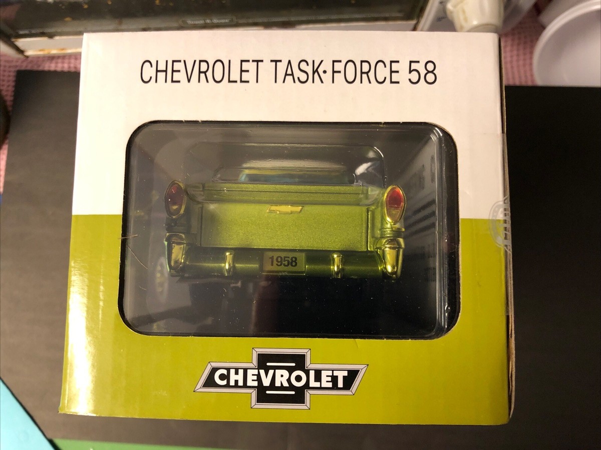 2024 M2 Machines 1/24 1958 Chevrolet Apache Cameo CHASE R118 1 Of