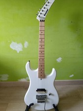 Chitarra elettrica Kramer 84 usata pochissimo, in perfette condizioni.