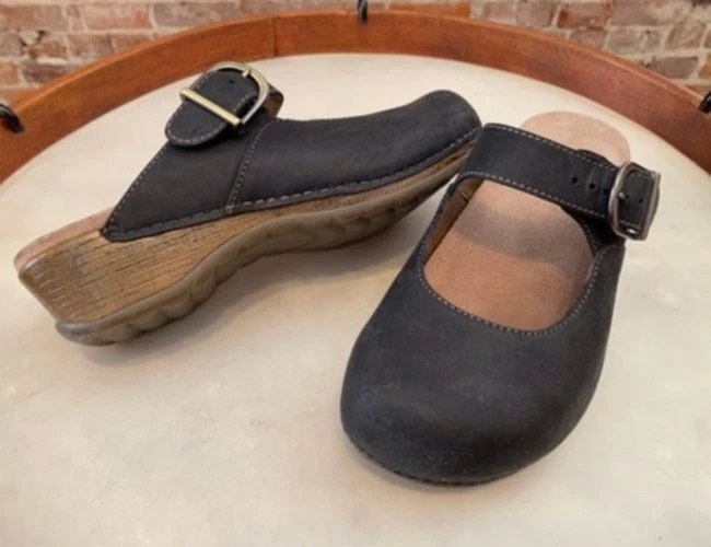 Dansko hotsell martina navy