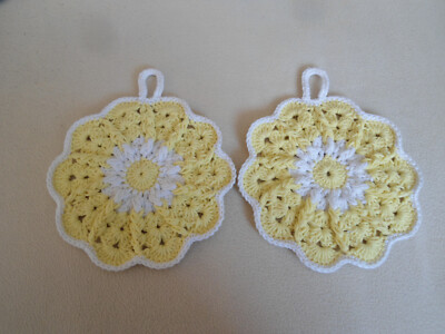 2 Topflappen, 100% Baumwolle, ca.18 cm, Gelb-Weiß, Handarbeit,Decko 60°waschb