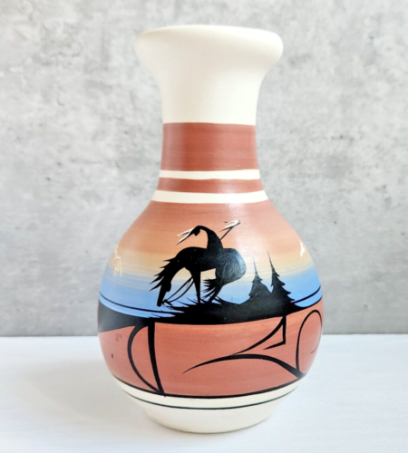 Vaso artigianale in ceramica indiana incisa Navajo, firmato dall'artista