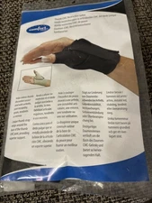 Comfort Cool Thumb CMC Restriction Splint Black, Right, Small, NC79563