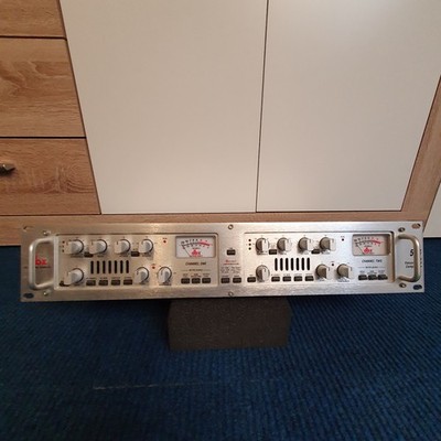 DBX 566 Dual Vacuum Tube Compressor